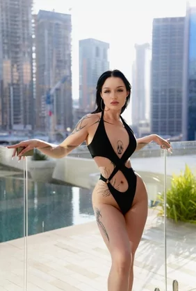 Аня
